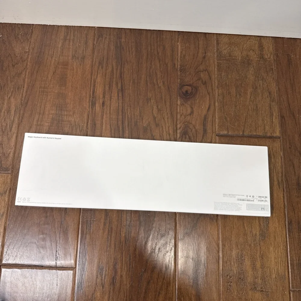 Open Box Apple Magic Keyboard with Numeric Keypad MQ052LL/A White MAC